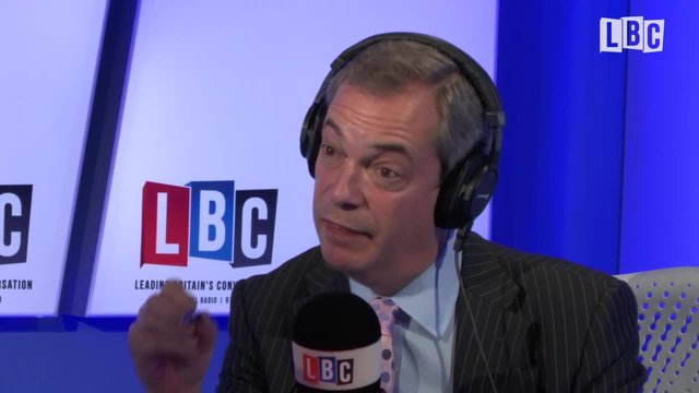Farage pointing 