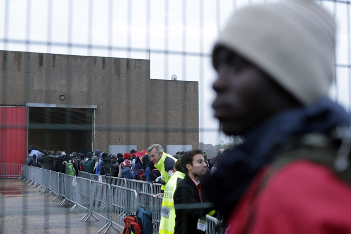 Calais Migrant Queue