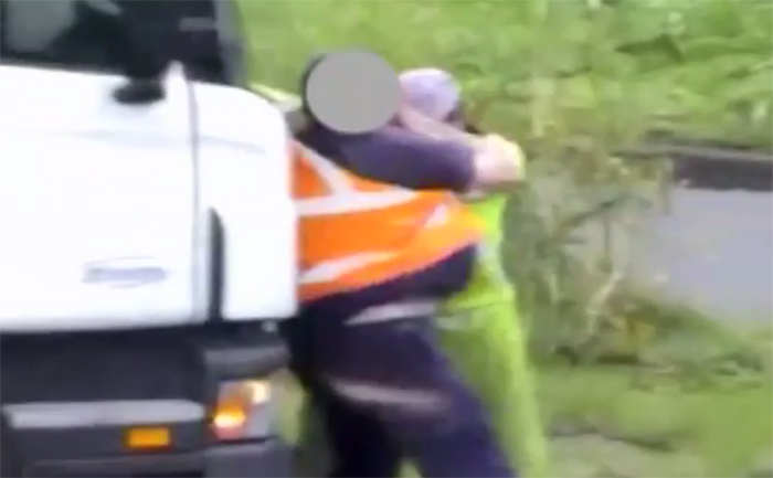 Truck Road Rage Fistfight