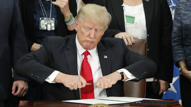 Donald Trump pen